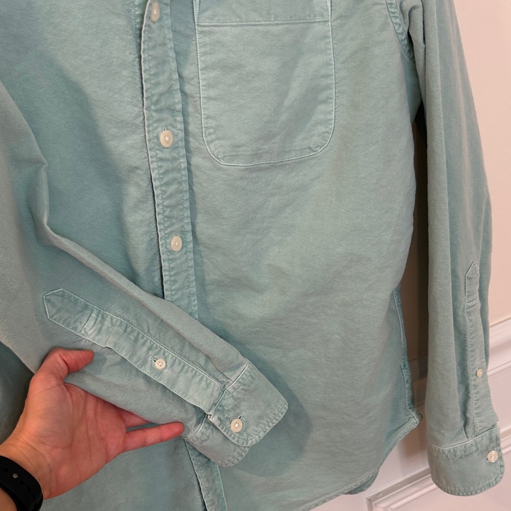 Men's Casual Button-Down Shirt - Picture 4 of 5